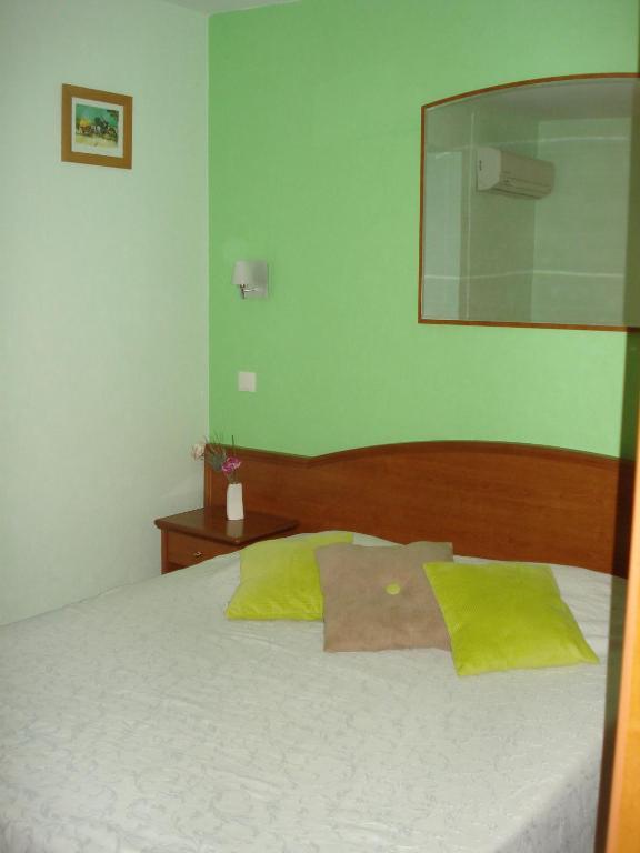 Chambres D'Hotes La Chaumiere Arcy-sur-Cure Ruang foto